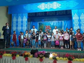 Ата Заңым айбарым,желбіре көк байрағым