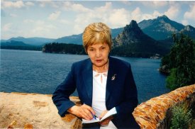 Өлең, мен сені  аялап өтем...