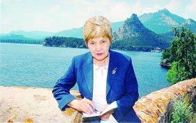 Өлең, мен сені  аялап өтем...