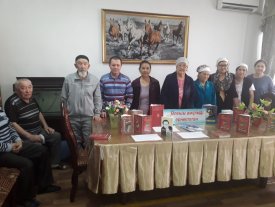 Өлеңім өмірімді өрнектеген.