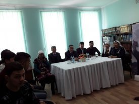 Сен жанбасаң жалындап.