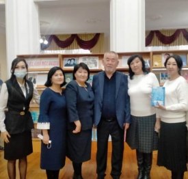 Өнерді өрге, өлеңді төрге шығарған