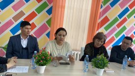 Жаңа ғасыр жырлайды