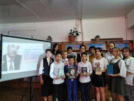 Қазақ әдебиетінің дарабозы