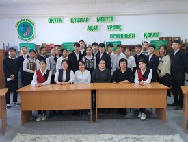 Сыр сүлейі, жыр дүлейі.