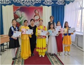 Қыздарға әсемдік жарасады.