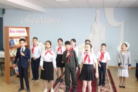 23 сәуір - Дүниежүзілік кітап және авторлық құқық мерекесіне орай  жазушы Б.Соқпақбаев  шығармаларынан  Қазақ әдебиетіндегі дарынды тұлға.