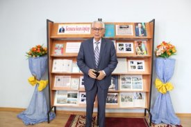 Біздің білікті дәрігер.